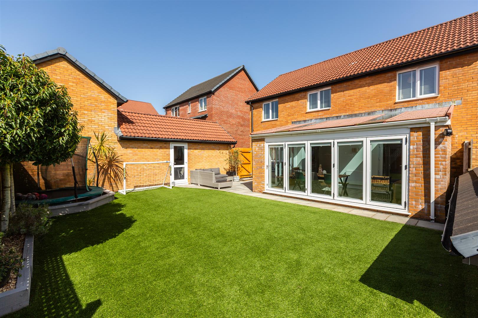 Awel Y Mor, Sketty, Swansea, SA2 9FL